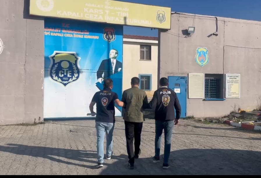 Kars'ta dolandırıcılık suçundan aranan hükümlü yakalandı