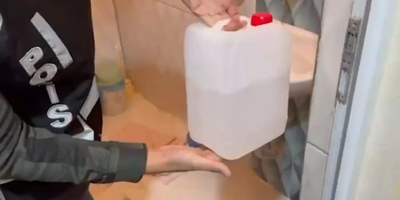 Iğdır’da sahte alkol operasyonu: 85 litre sahte alkol ve ruhsatsız silah ele geçirildi