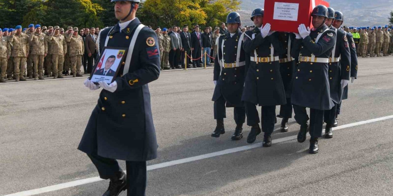Tunceli’de trafik kazasında hayatını kaybeden Uzman Çavuş Yılmaz memleketine uğurlandı