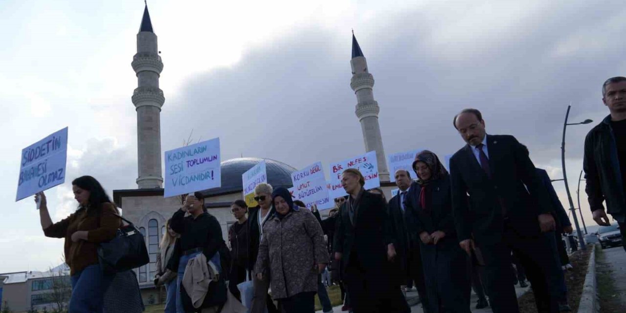 ETÜ’de, Kadına yönelik şiddete karşı farkındalık yürüyüşü