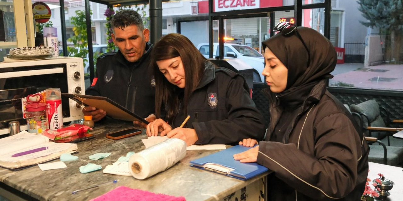 Erzincan’da kafeterya ve tatlı üretim yerlerine zabıta denetimi
