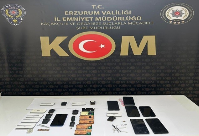 Sınava düzenekle girmeye çalışan 5 şahıs yakalandı