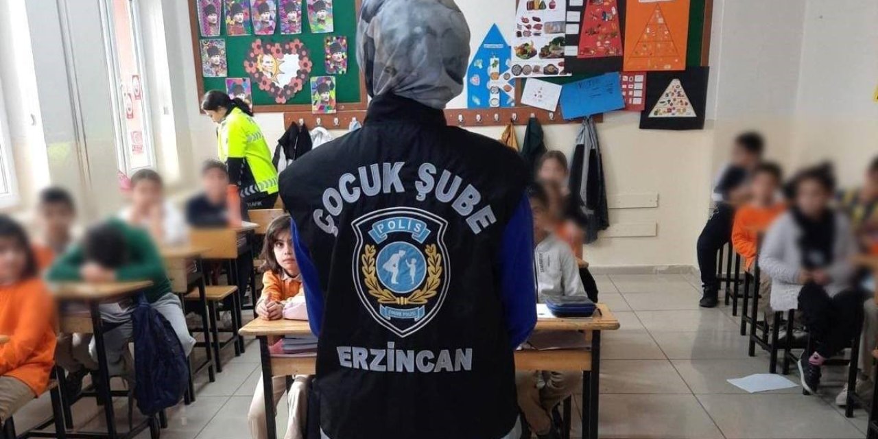 Erzincan’da çocuk polisi öğrencileri bilgilendirdi