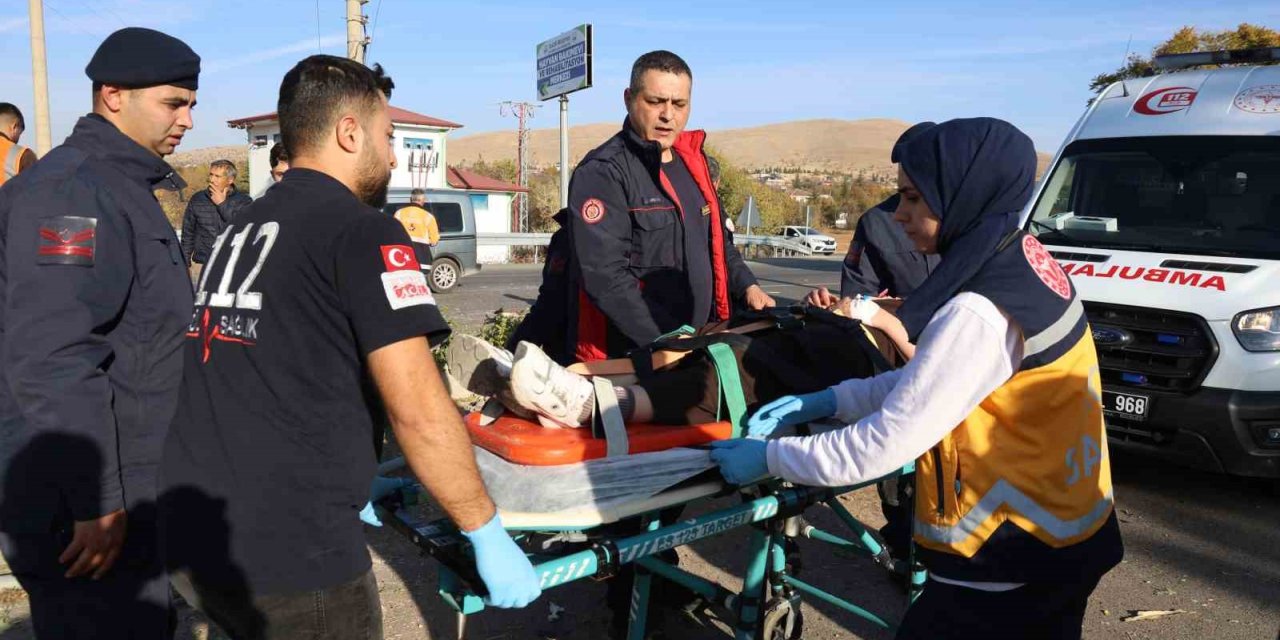 Elazığ’da feci kaza: 2’i ağır 6 yaralı