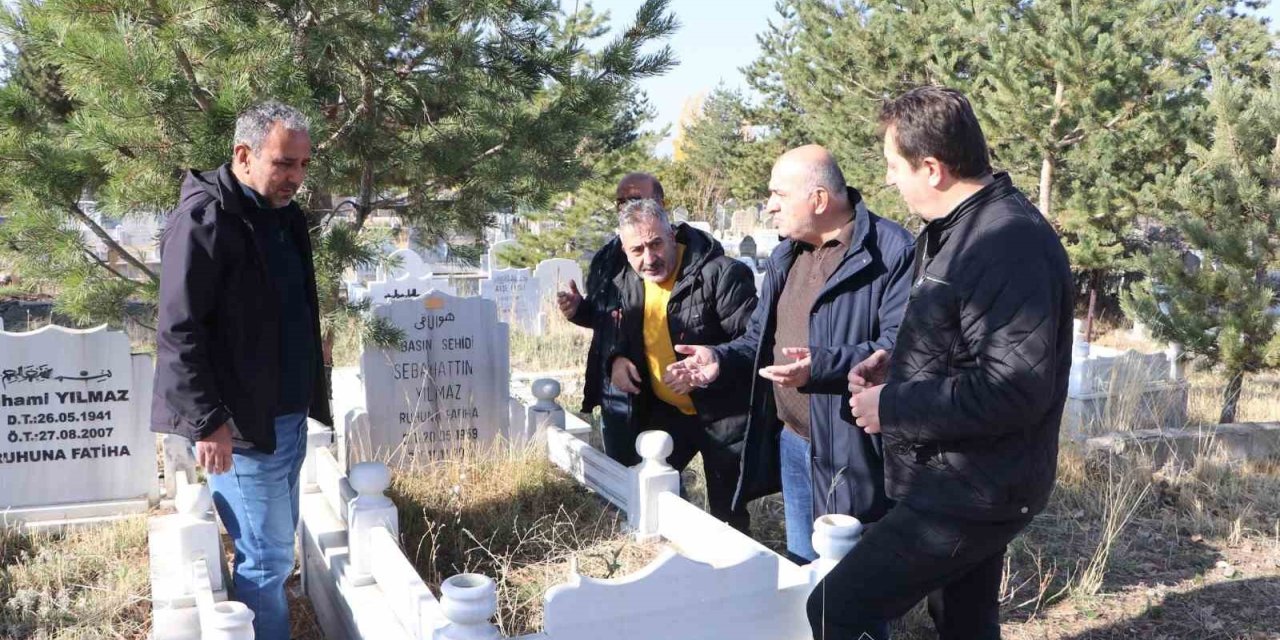 Basın şehidi Sebahattin Yılmaz mezarı başında anıldı