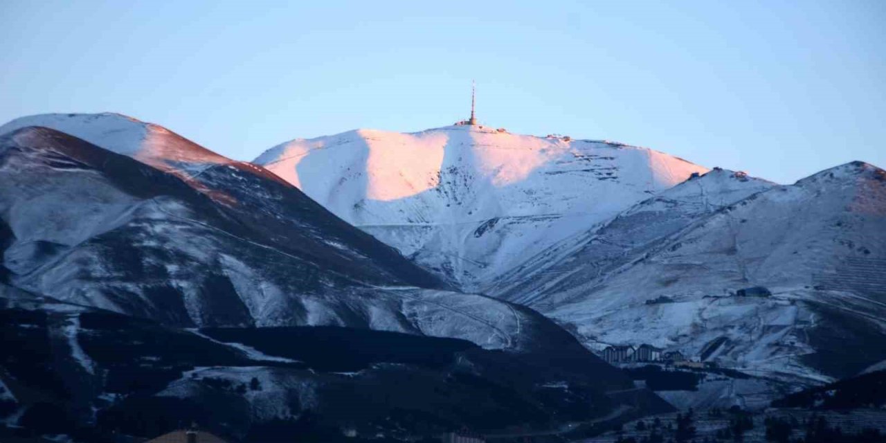 Erzurum’a kar geliyor