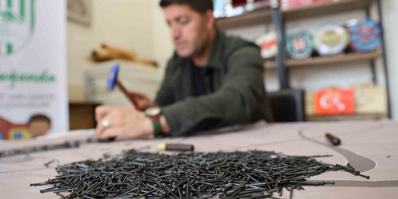 Hobisini sanata dönüştürdü, 500’ü aşkın eseriyle Türkiye’nin sayılı filografi ustalarından biri oldu