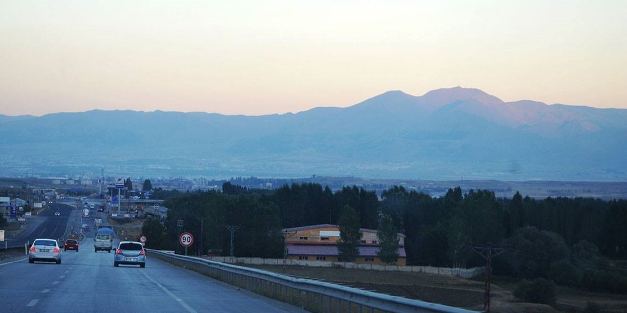 Karayollarında hız tabelalarına ayar