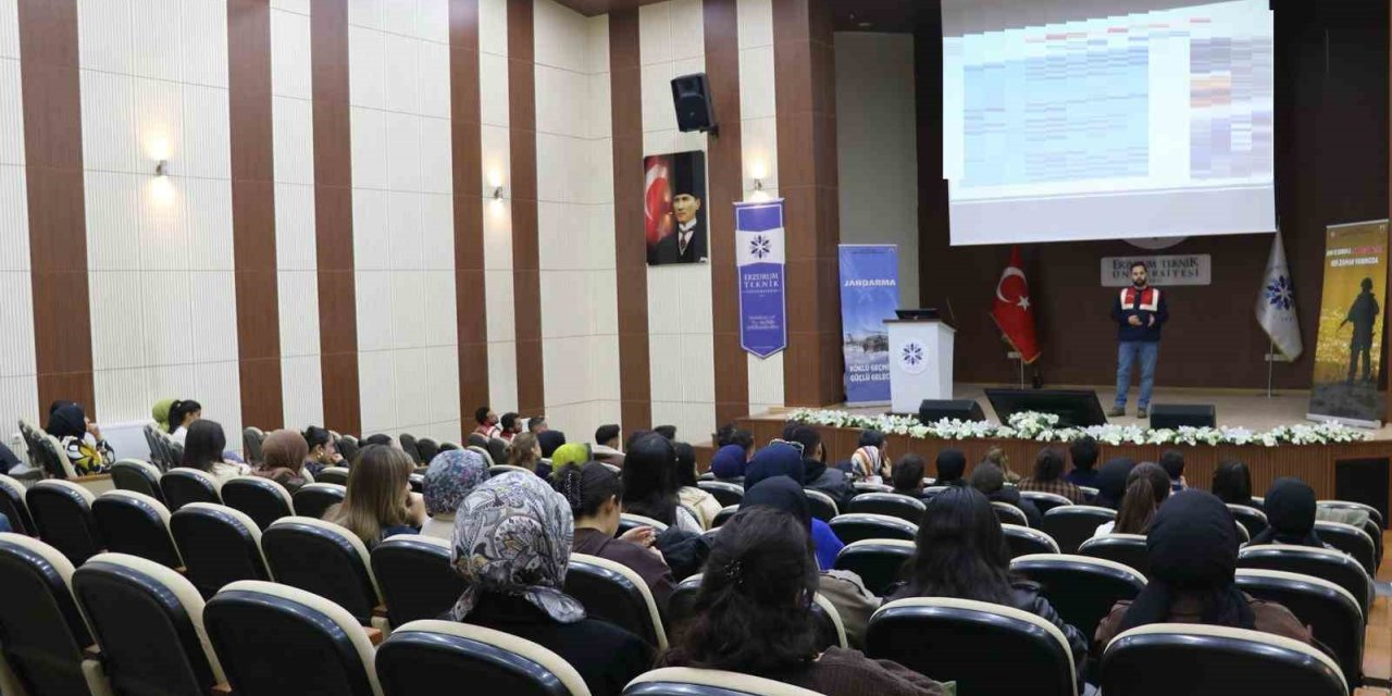 Jandarma ekipleri öğrencileri madde bağımlılığı konusunda bilgilendirdi