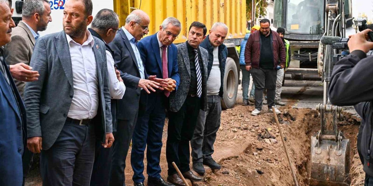 Malatya Büyükşehir Belediyesi altyapı çalışmalarına aralıksız devam ediyor