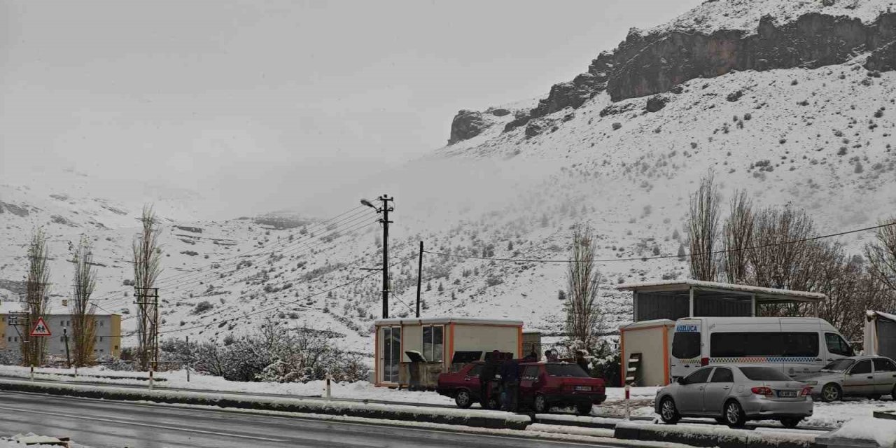 Malatya’da sağanak ve kar yağışı etkili oluyor