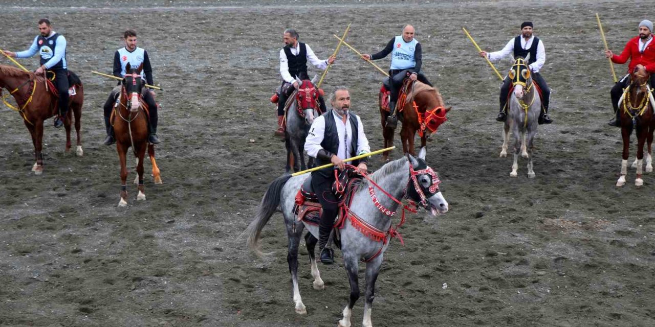 Atlı sporun asırlık geleneği Erzincan’da sürdürülüyor