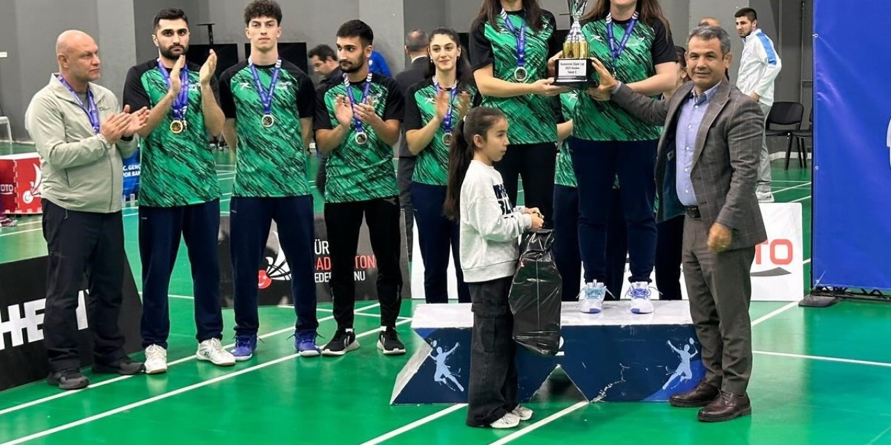 Badmintonda Erzincan Telekom Spor ikinci oldu
