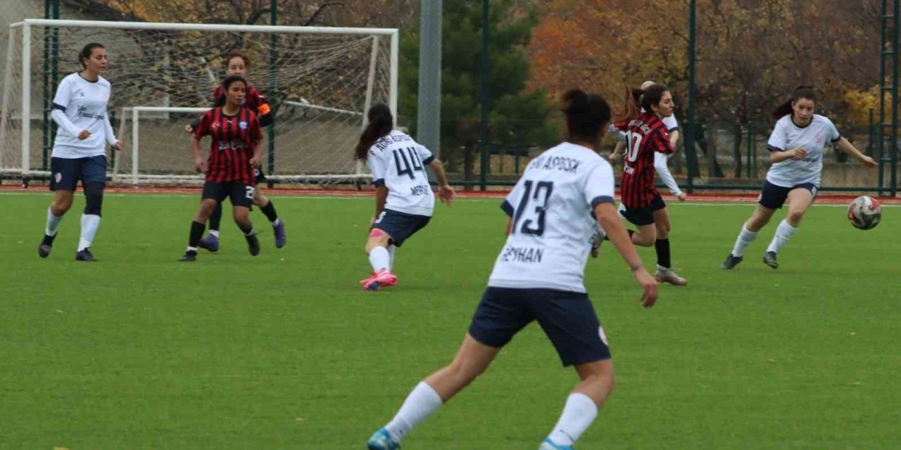 Erzincan’ın kızları Ağrı’ya 5-0 yenildi