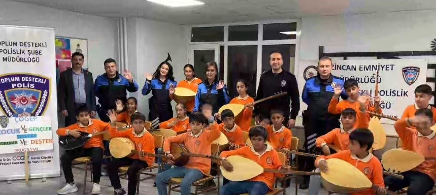 Erzincan’da öğrencilere bağlama desteği