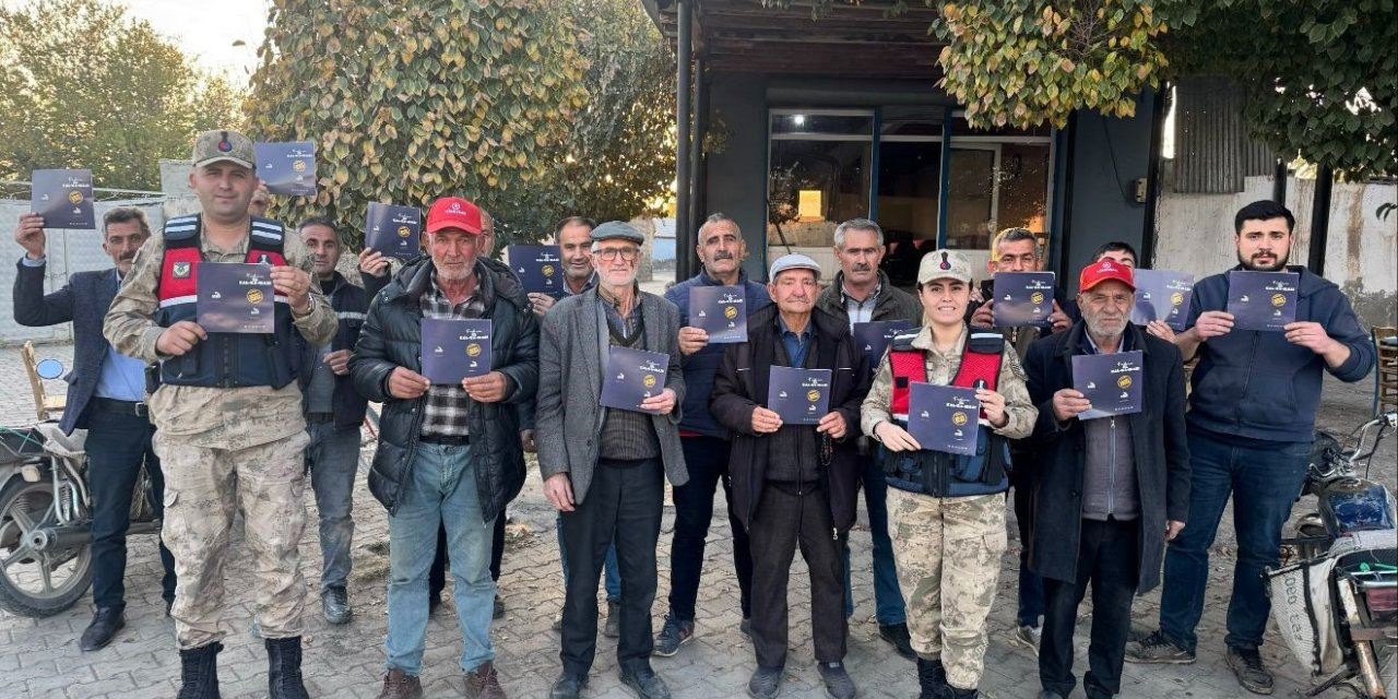 Iğdır’da "Kadına el kalkamaz" bilgilendirme faaliyeti gerçekleştirildi