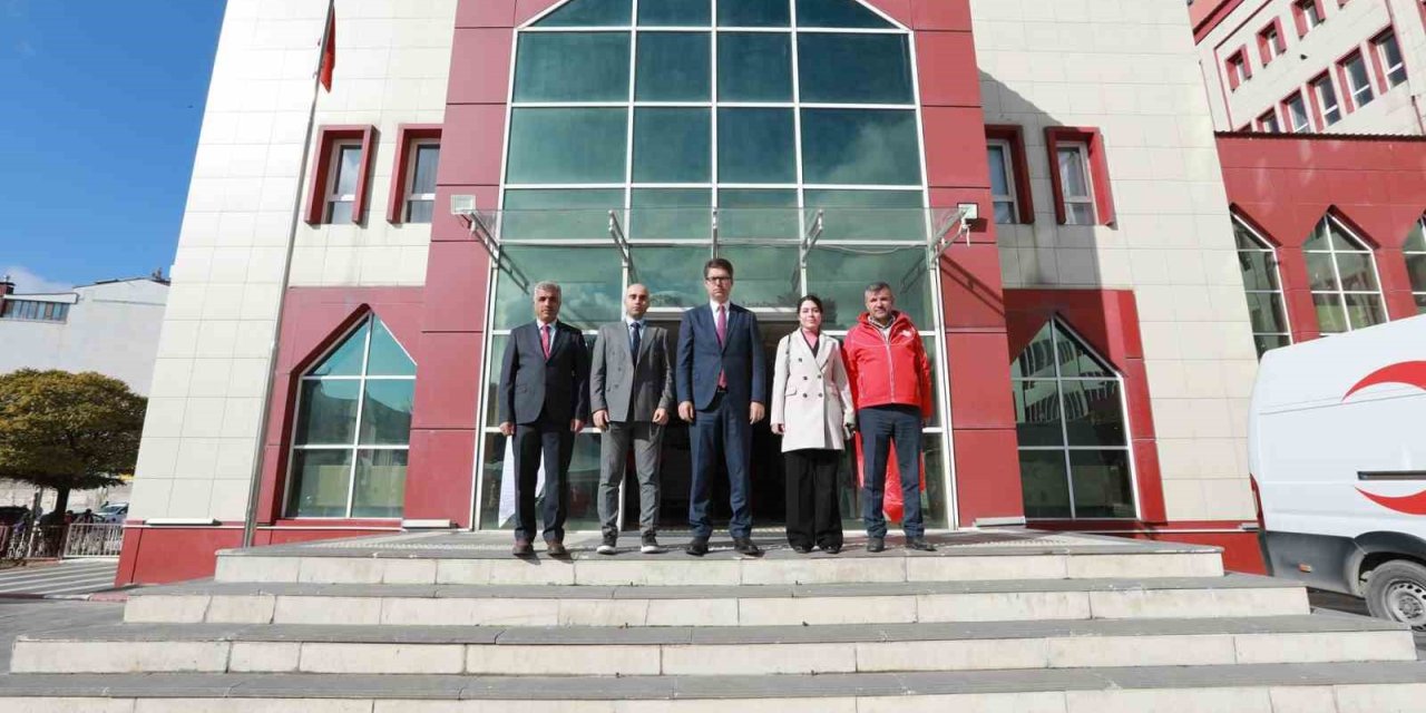 Erciş’te "Hedef 1918 Ünite Kan, Sen de Bir Cana Umut Ol" kampanyası başlatıldı