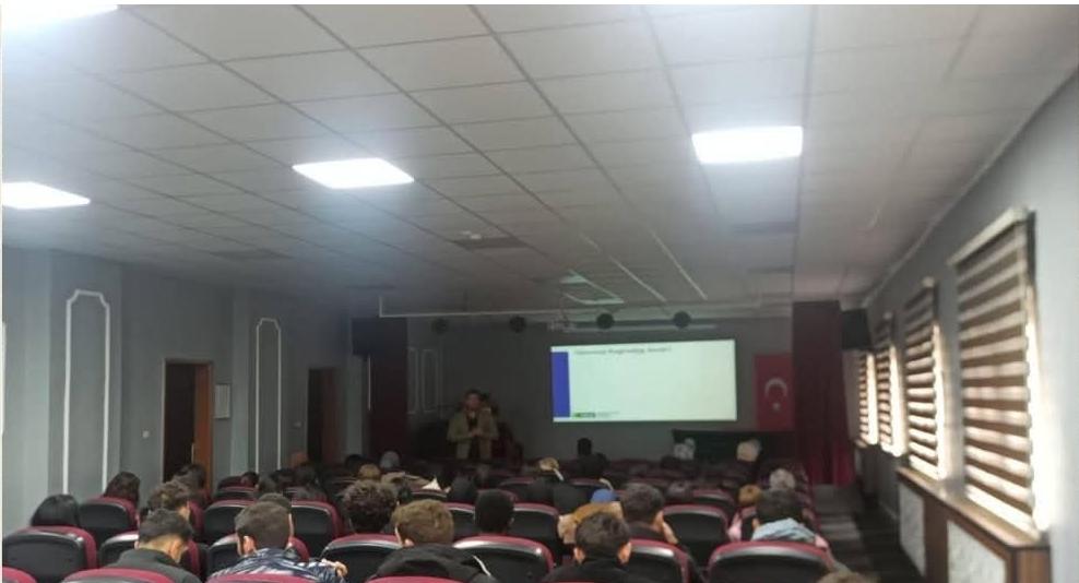 Kars'ta Üniversite Öğrencilerine Yönelik Teknoloji Bağımlılığı Farkındalık Eğitimi