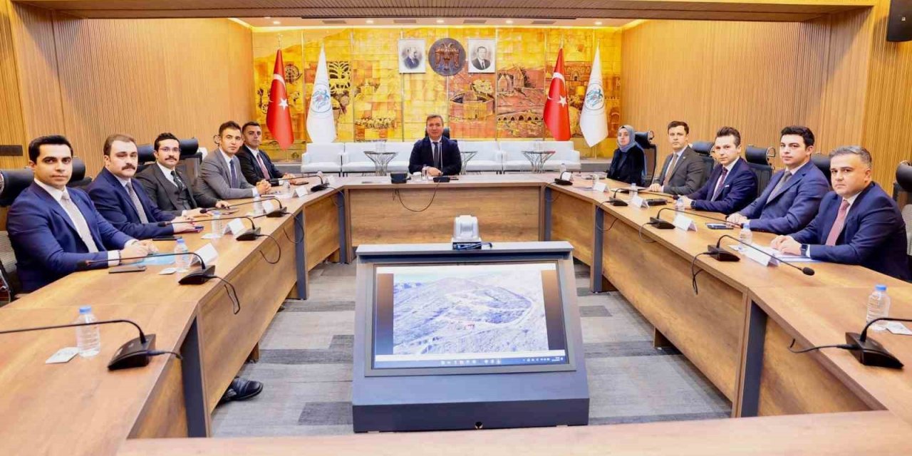 İlin yönetimi bir araya geldi: Gündem güvenlik, eğitim ve yatırımlar