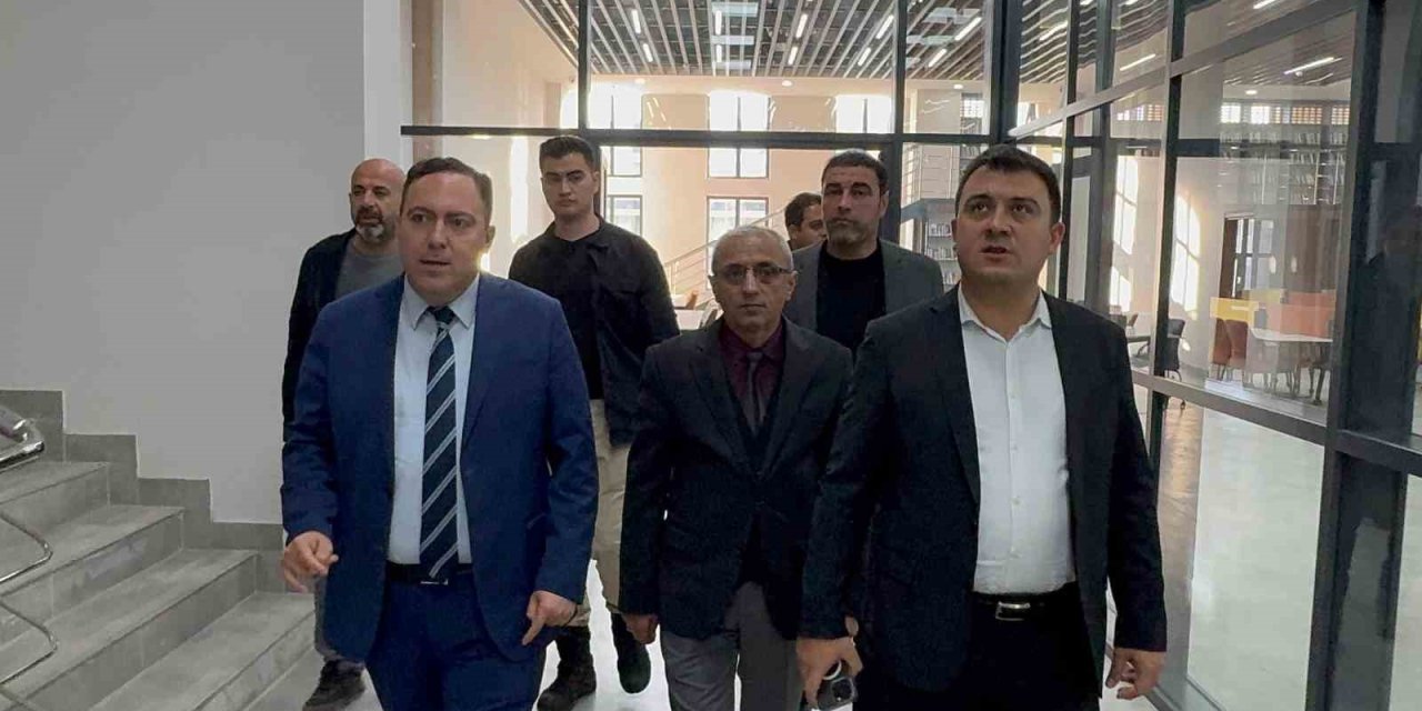 Patnos’ta modern halk kütüphanesi açılışa hazırlanıyor