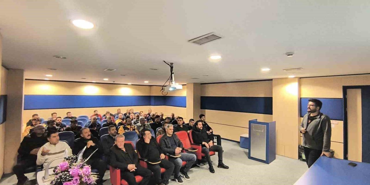 Elazığ’da ambulans şoförlerine eğitim