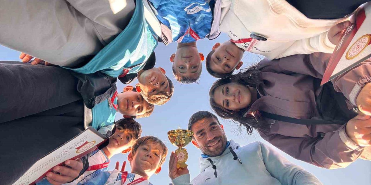 Cumhuriyet Ortaokulundan çifte başarı