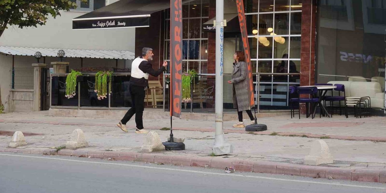 Tabancayla intihar girişiminde bulunan kadını polis son anda engelledi