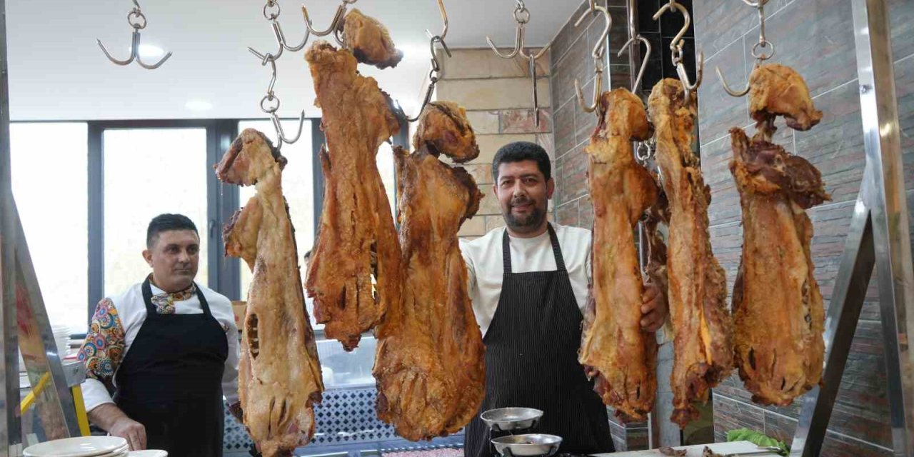 Muş’ta 15 yıllık ustalıkla büryan geleneği yaşatılıyor