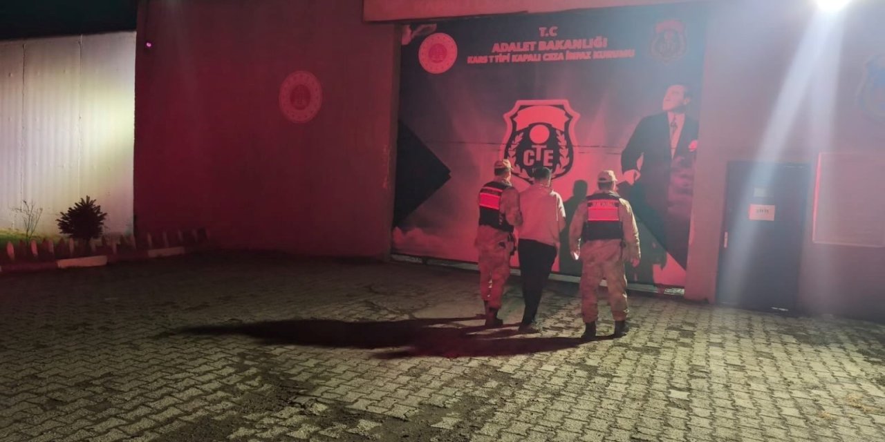 Dolandırıcılıktan aranıyordu, Digor’da yakalandı