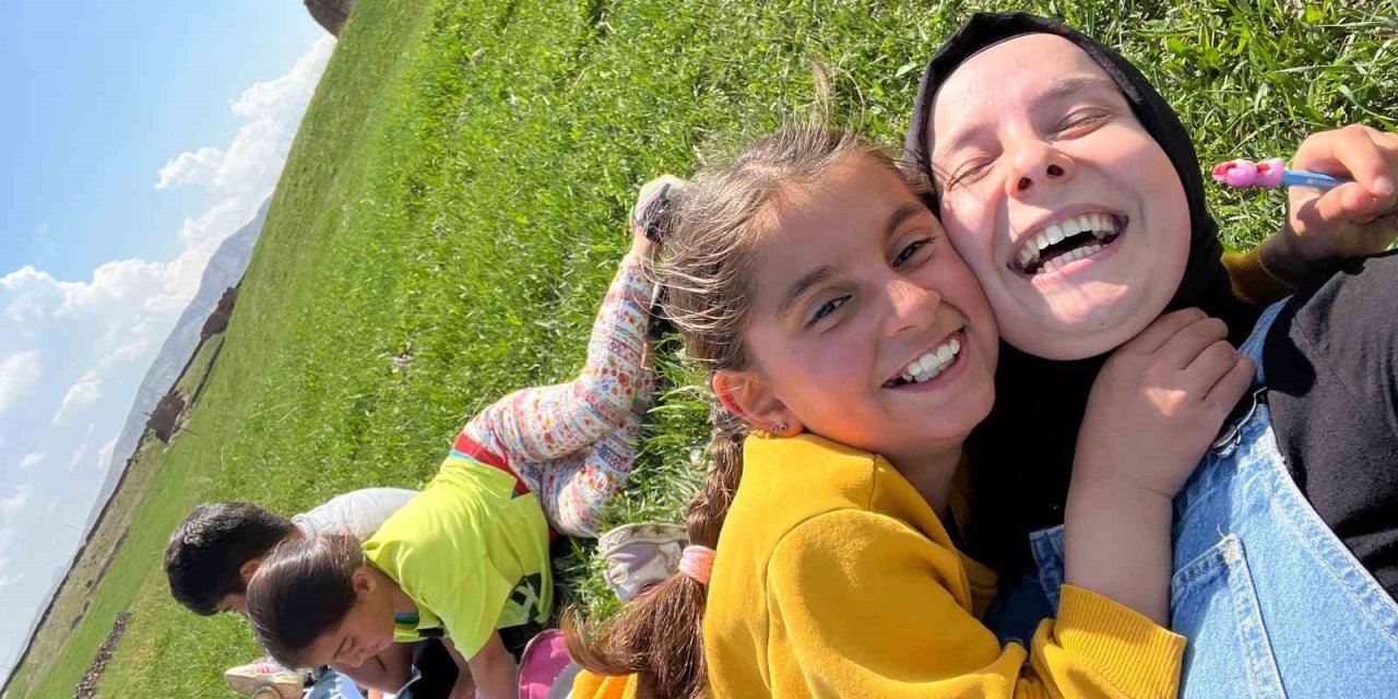 Ağrı’da Çalıkuşu ruhunu yaşatan genç öğretmen köy okulunu baştan aşağı yeniledi