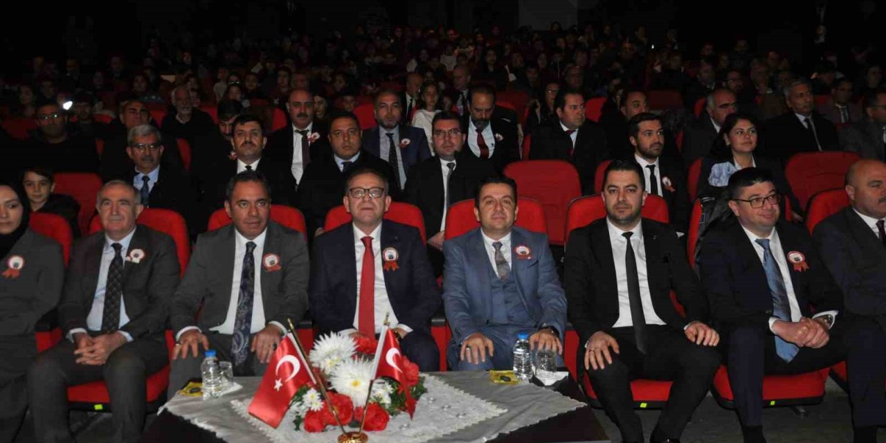 Kars’ta Öğretmenler Günü kutlandı