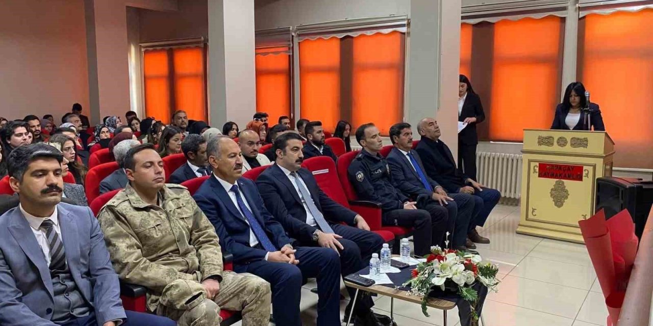 Arpaçay’da 24 Kasım Öğretmenler Günü kutlandı