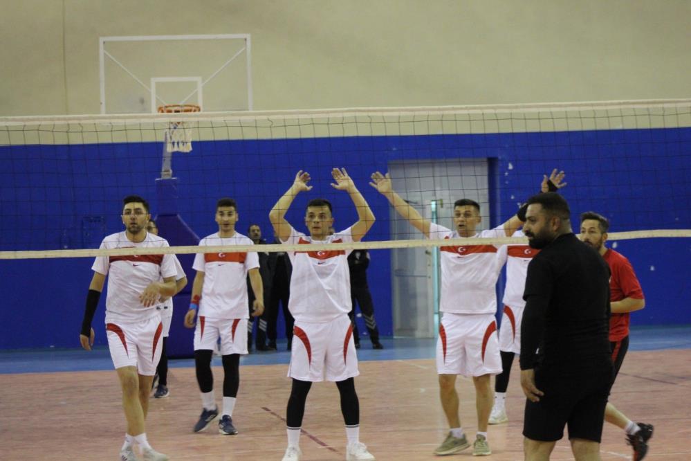 Sarıkamış’ta voleybol turnuvası heyecanı