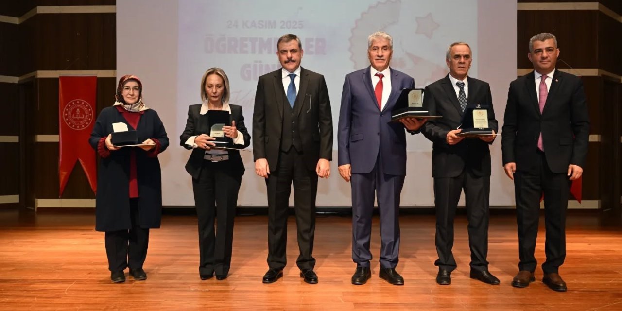 Erzurum’da 24 Kasım Öğretmenler Günü kutlaması