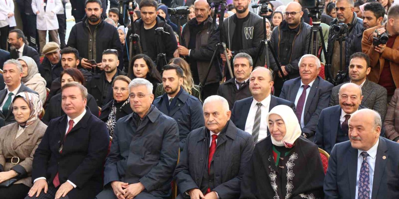 Sağlık Bakanı Memişoğlu: "Türkiye, sağlıkta bölgesinin güven veren ülkesi hâline geldi"