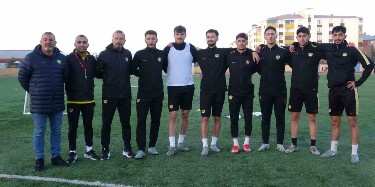 Ağrı 1970 Spor’da büyük kriz: 17 futbolcuya ceza, kadro 7 oyuncuya düştü