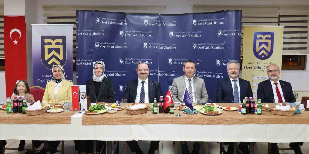 Vakıf okulları öğretmenleri, 24 Kasım Öğretmenler Gününde bir araya geldi