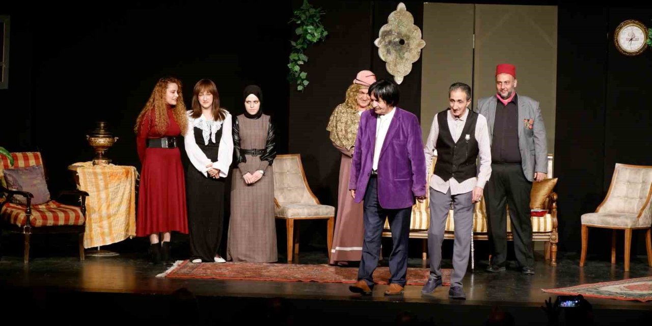 Kılıbık Hayrullah sahne aldı