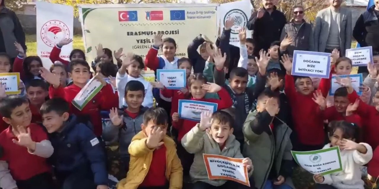 Iğdır’da "Yeşil diller" projesi kapsamında eğitim ve kuş gözlemi etkinliği