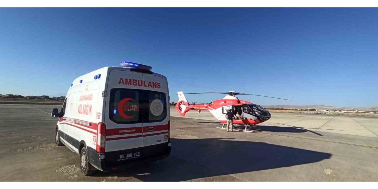 Bahçesaray’da kalp krizi geçiren hasta, helikopter ambulansla Van’a sevk edildi
