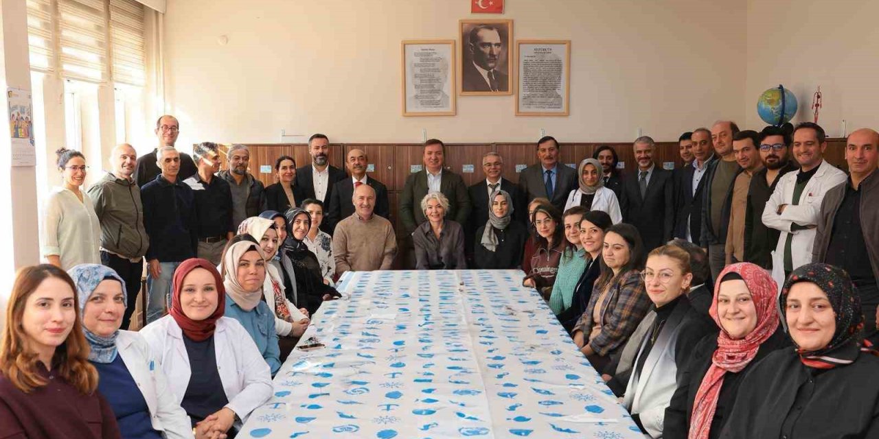 Vali Aydoğdu: "Eğitimin gücü öğretmenlerimizin emeğiyle yükseliyor"