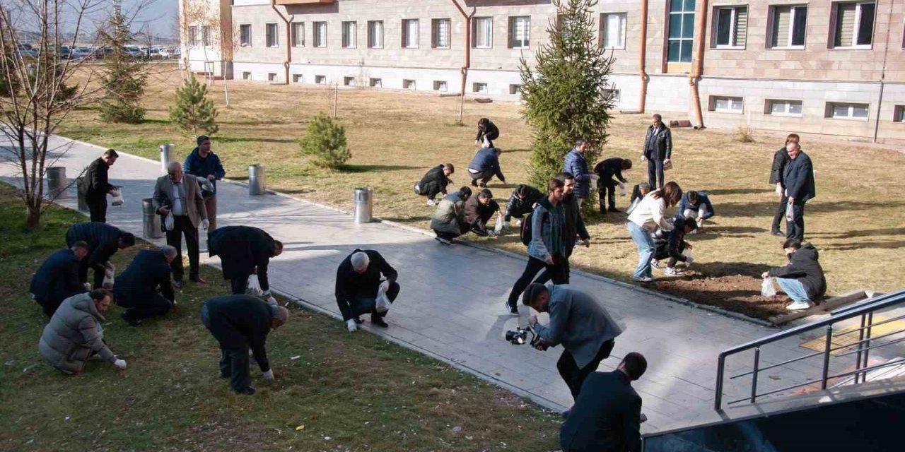 Üniversite yönetiminden çevre duyarlılığı mesajı