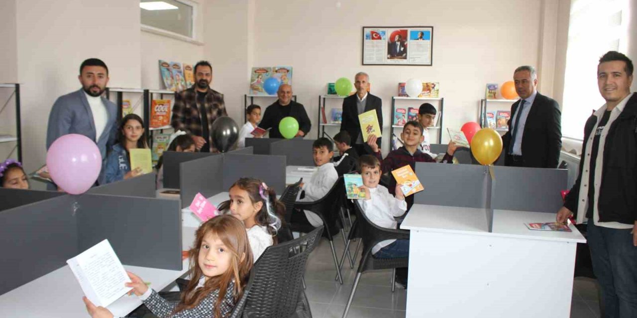 Malazgirt İlkokulu yeni kütüphane açıldı