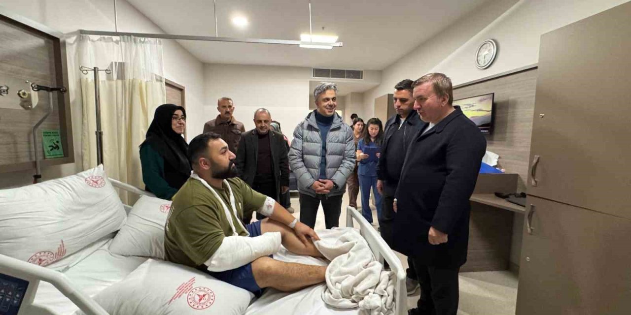 Vali Aydoğdu’dan hastalara moral ziyareti