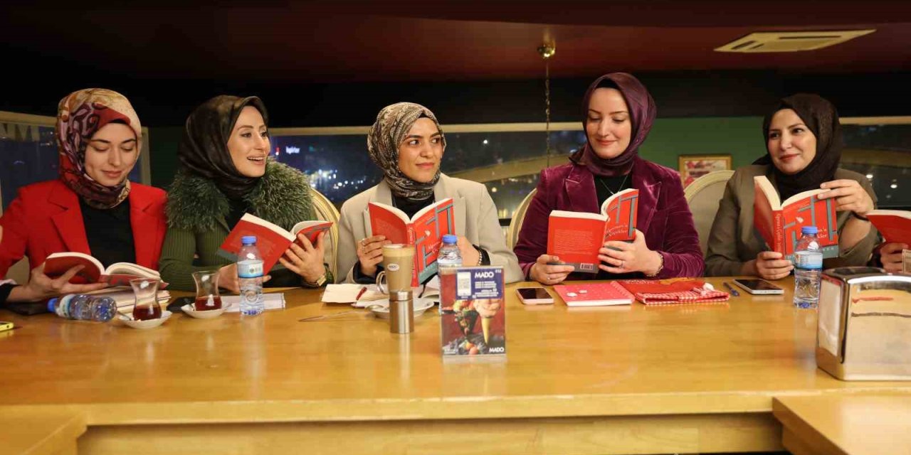 Elazığlı kadınlardan, altın yerine kitap günü