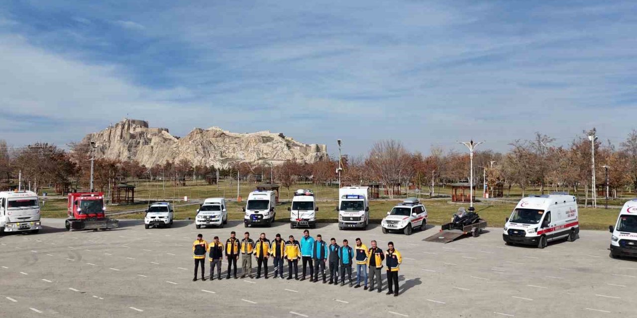 Van’da acil sağlık ekipleri çetin kış şartlarına karşı göreve hazır