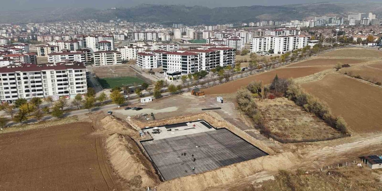 Elazığ’da yarı olimpik yüzme havuzu inşaatı başladı