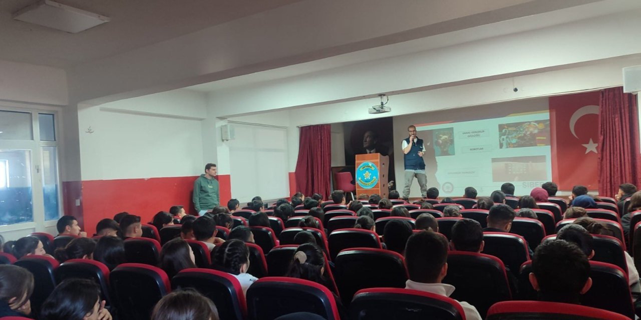 Akyaka 300 öğrenciye siber suçlarla mücadele eğitimi verildi