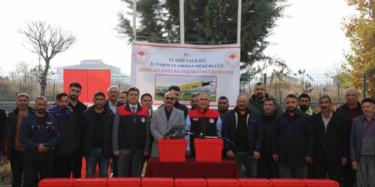 Elazığ’da hayvan üreticilerine kırkım makinası verildi