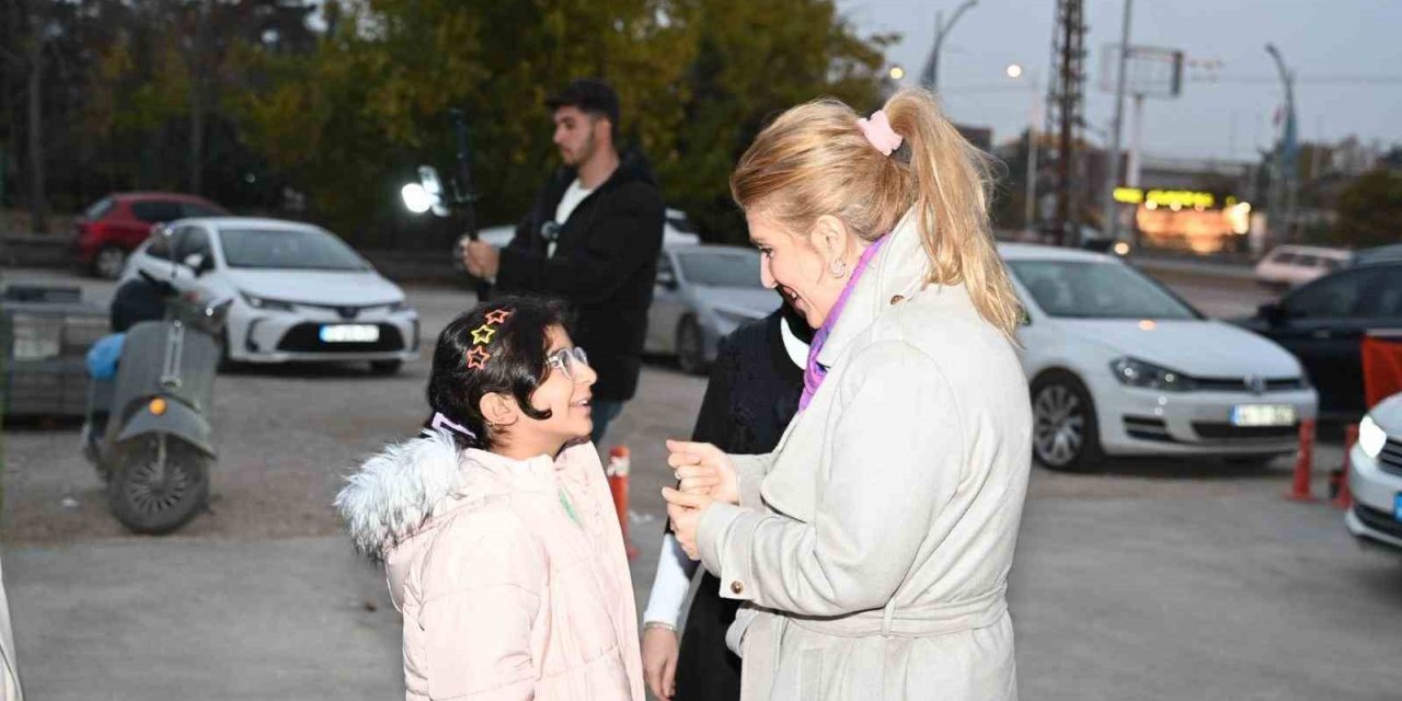 Milletvekili Ölmeztoprak KADEM’i ziyaret etti, deprem sonrası dayanışmayı da değerlendirdi